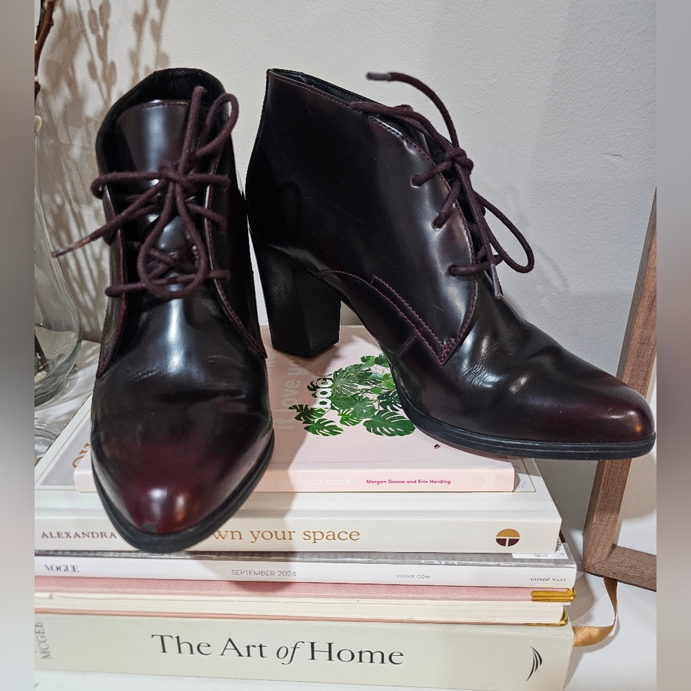 CLARKS Kadri Alexa Burgundy Lace-Up Ankle Boots Sz 9 M US Women